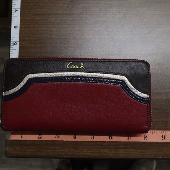 Coach Leather Zip Around Wallet Burgundy Classic Retro Timeless Old Money Preppy - Picture 10 of 15